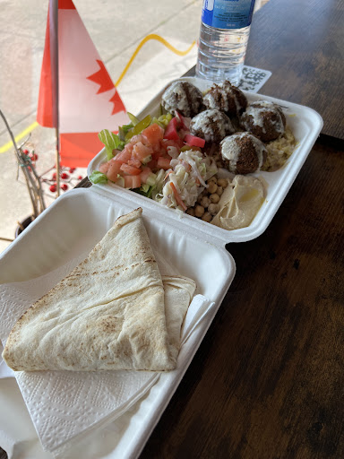 Photo of RG. Kitchen - 5054 Victoria Ave, Niagara Falls, ON L2E 4E1